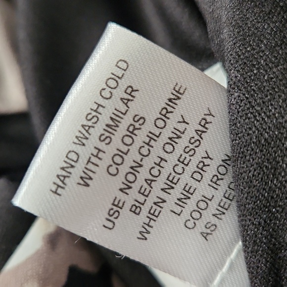 Faux Wrap-Front Keyhole Floral Dress - Picture 10 of 10